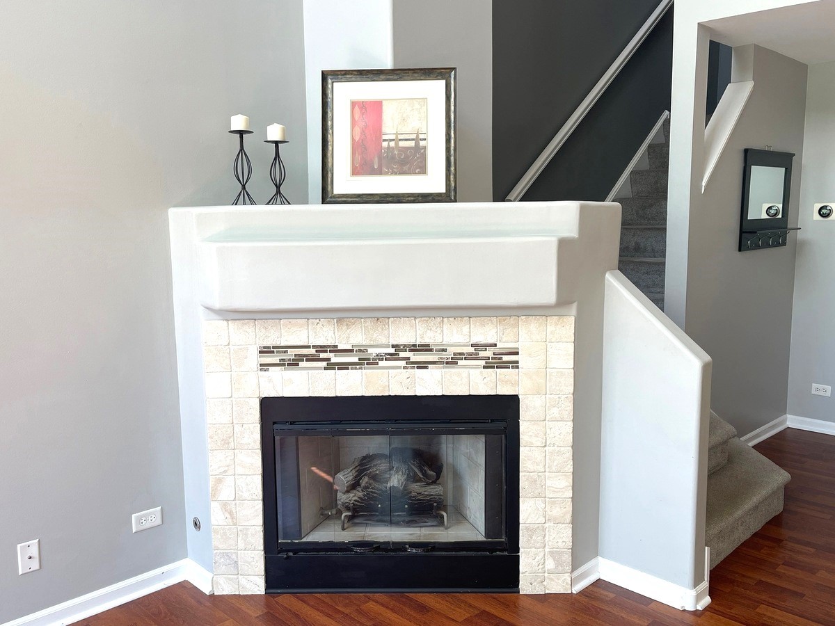 868 Brompton Court, Carol Stream, IL 60188