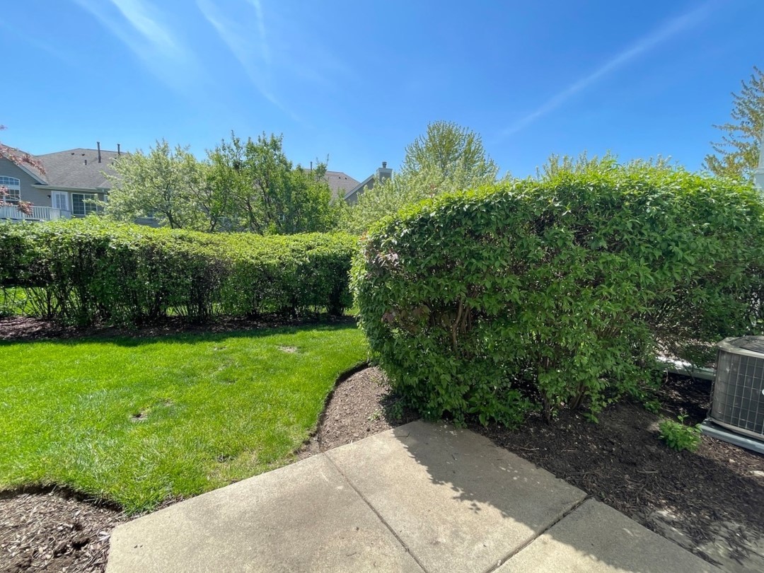 868 Brompton Court, Carol Stream, IL 60188