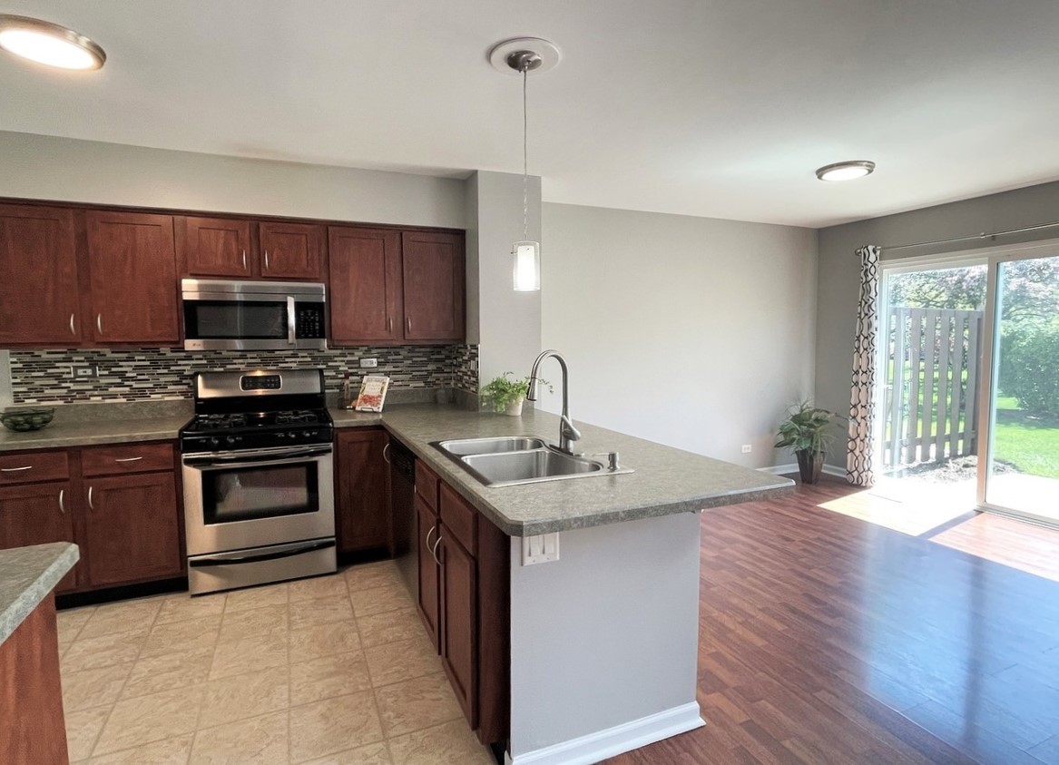 868 Brompton Court, Carol Stream, IL 60188