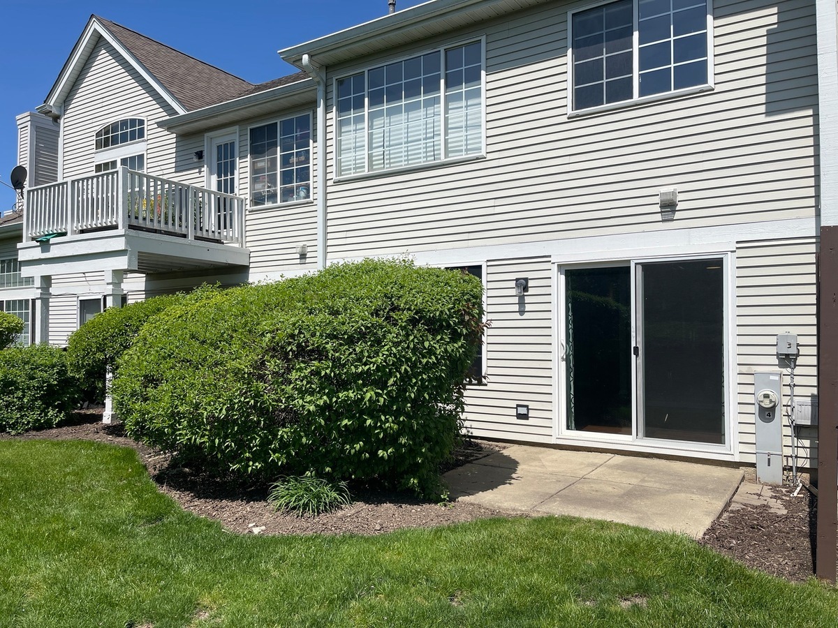 868 Brompton Court, Carol Stream, IL 60188