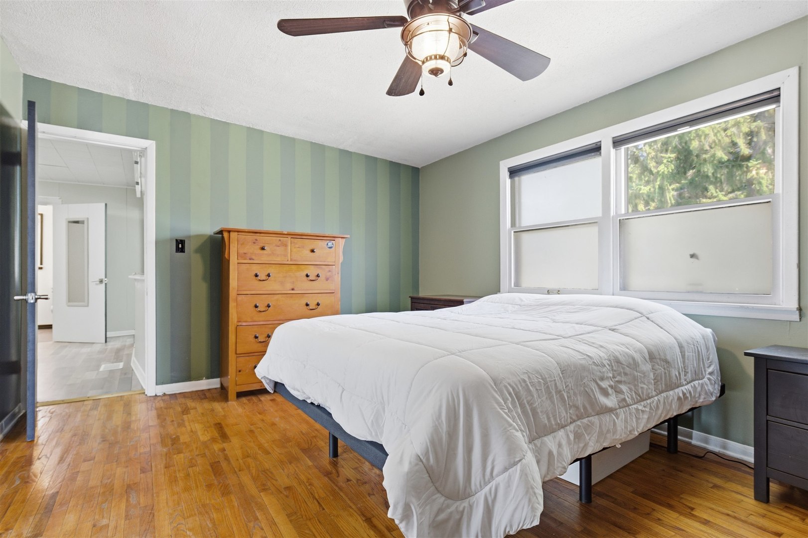 1702 W Hovey Avenue, Normal, IL 61761