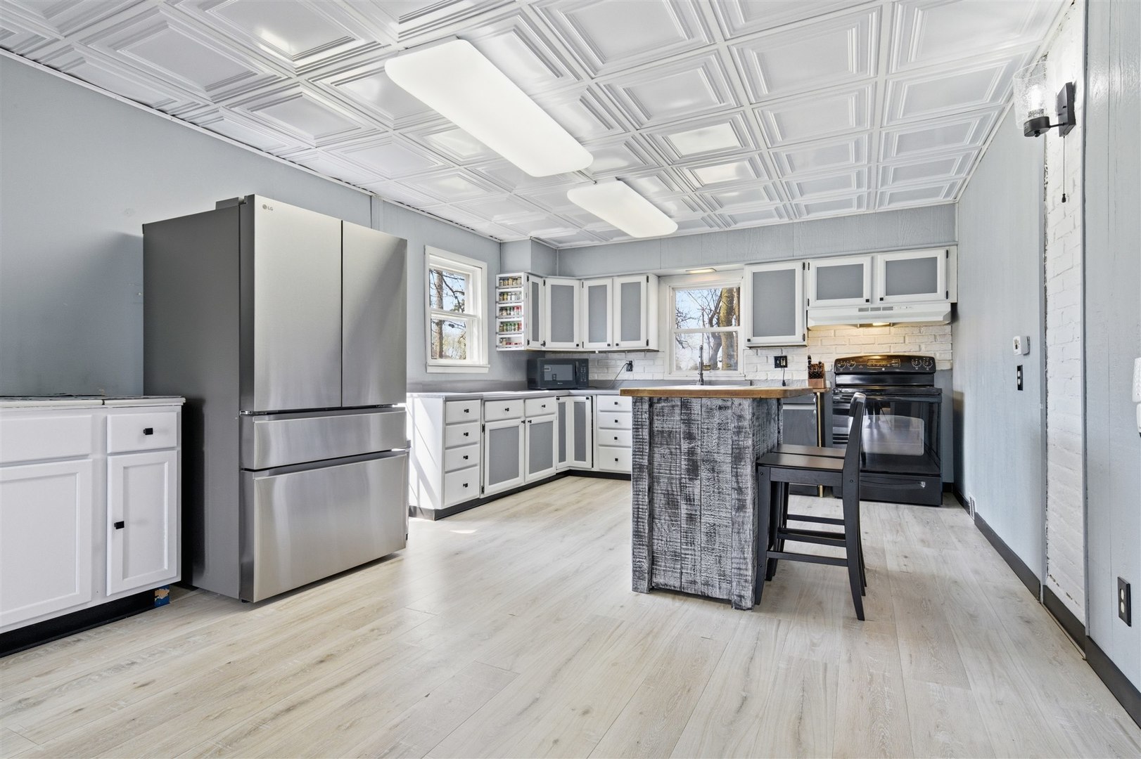 1702 W Hovey Avenue, Normal, IL 61761