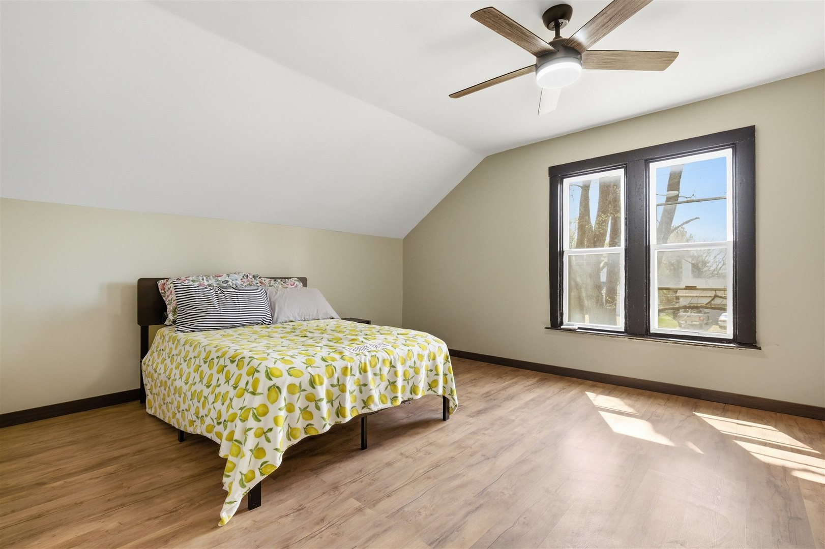 1702 W Hovey Avenue, Normal, IL 61761