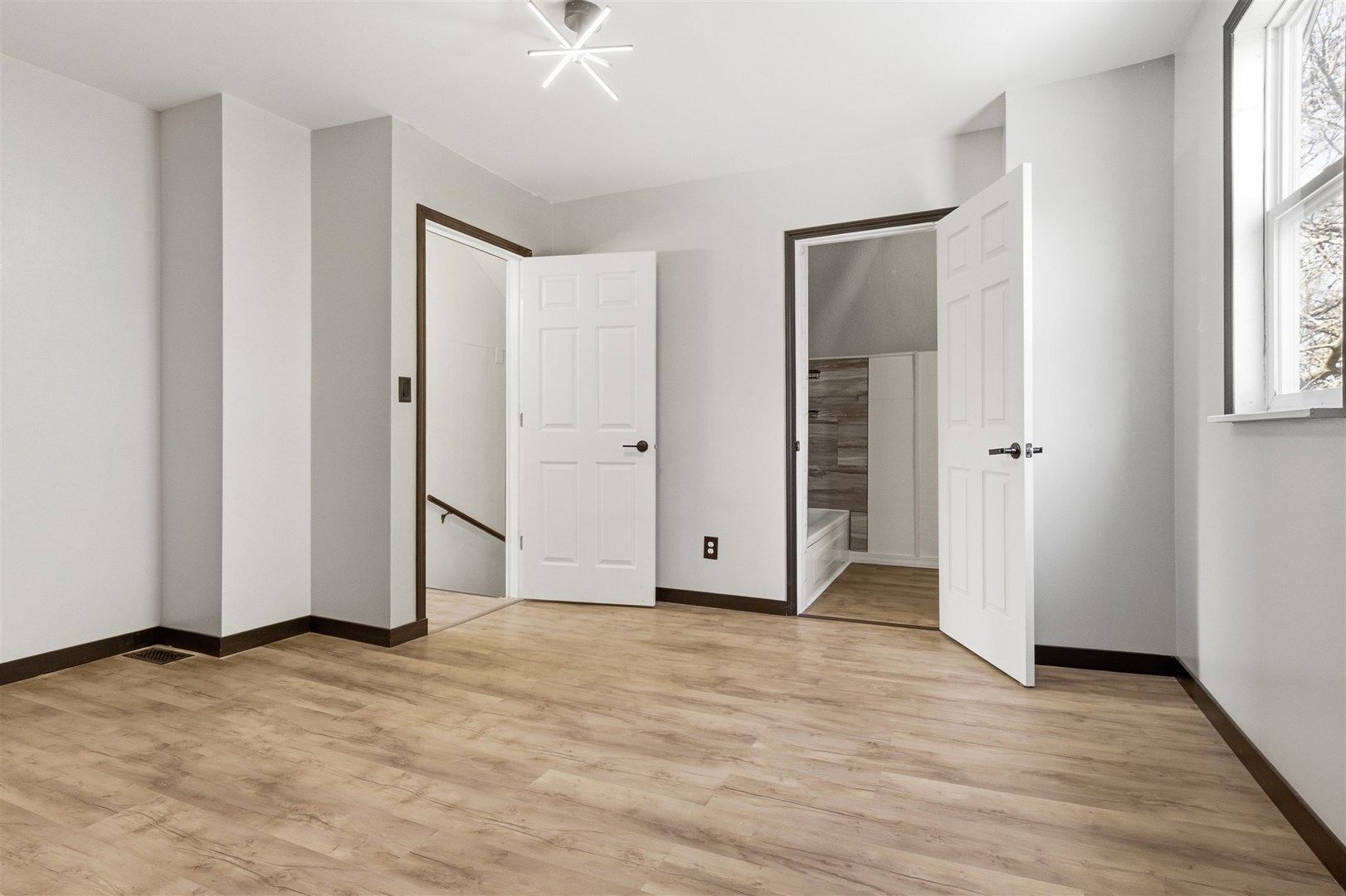 1702 W Hovey Avenue, Normal, IL 61761