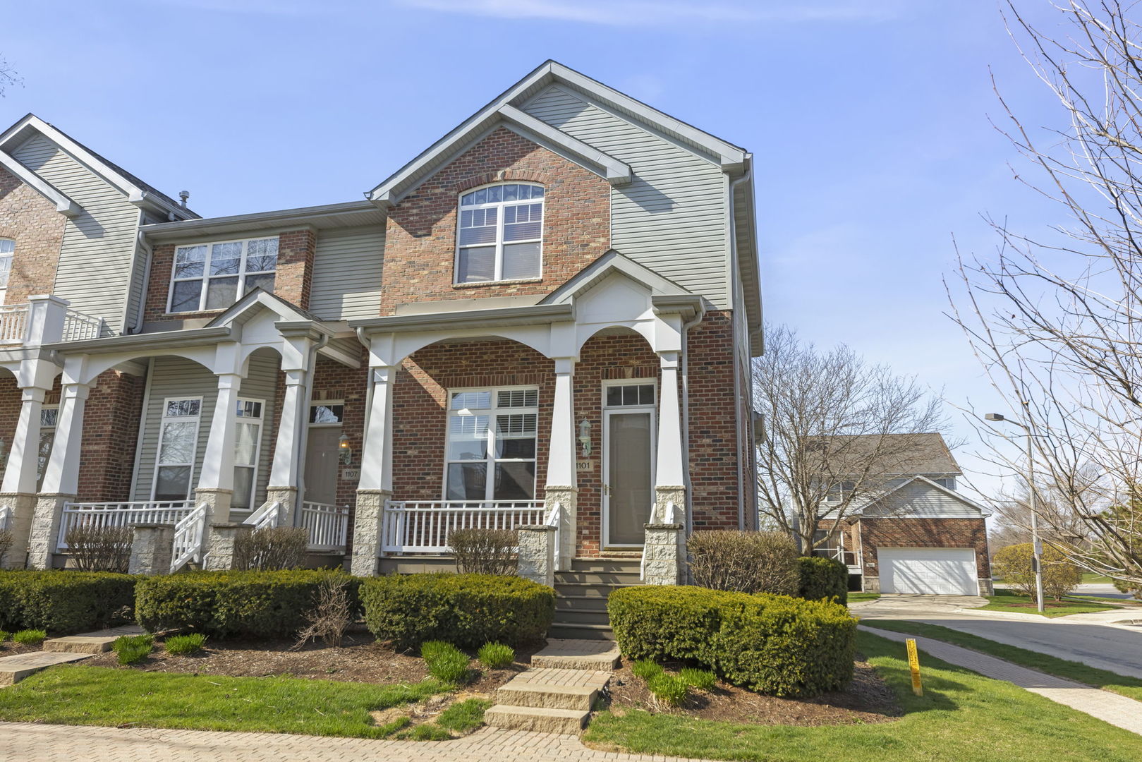 1101 Ironwood Lane, Lisle, IL 60532