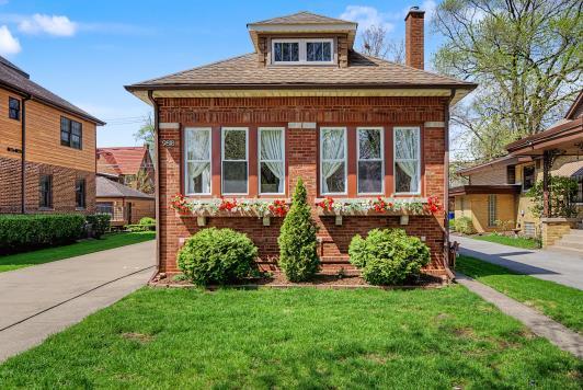 9818 S Leavitt Street, Chicago, IL 60643