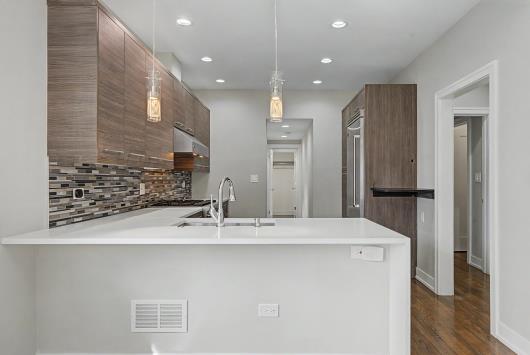 9818 S Leavitt Street, Chicago, IL 60643