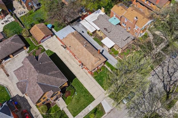 9818 S Leavitt Street, Chicago, IL 60643