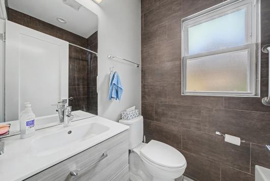 9818 S Leavitt Street, Chicago, IL 60643