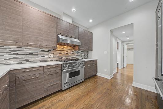 9818 S Leavitt Street, Chicago, IL 60643