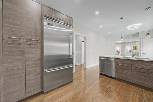 9818 S Leavitt Street, Chicago, IL 60643