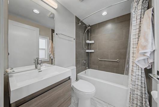 9818 S Leavitt Street, Chicago, IL 60643