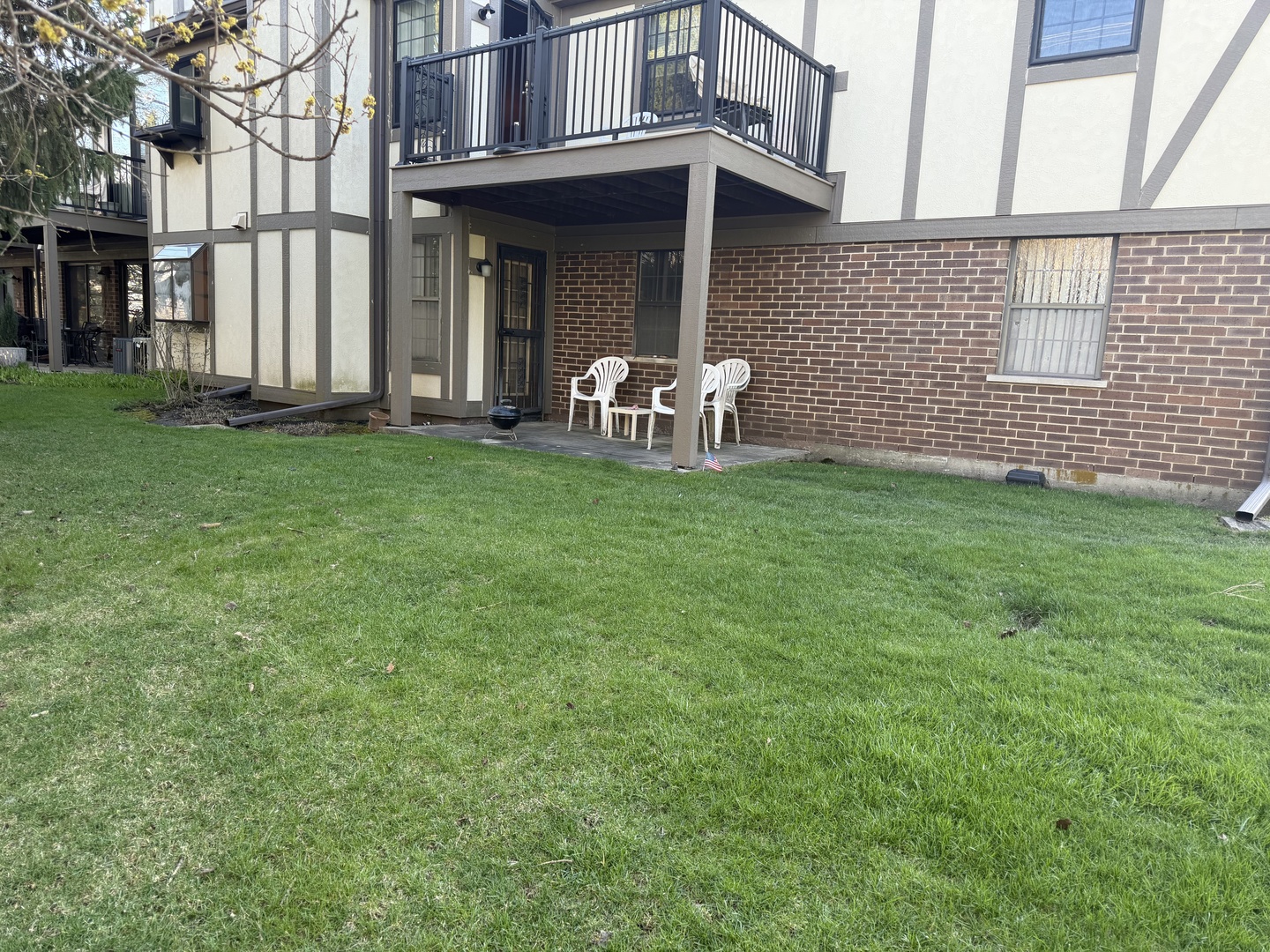 332 Essex Court #4, Wood Dale, IL 60191