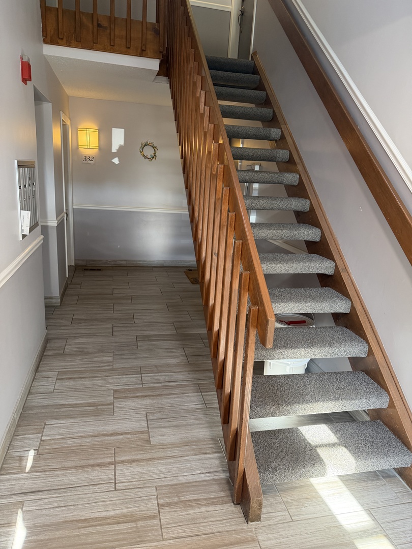 332 Essex Court #4, Wood Dale, IL 60191