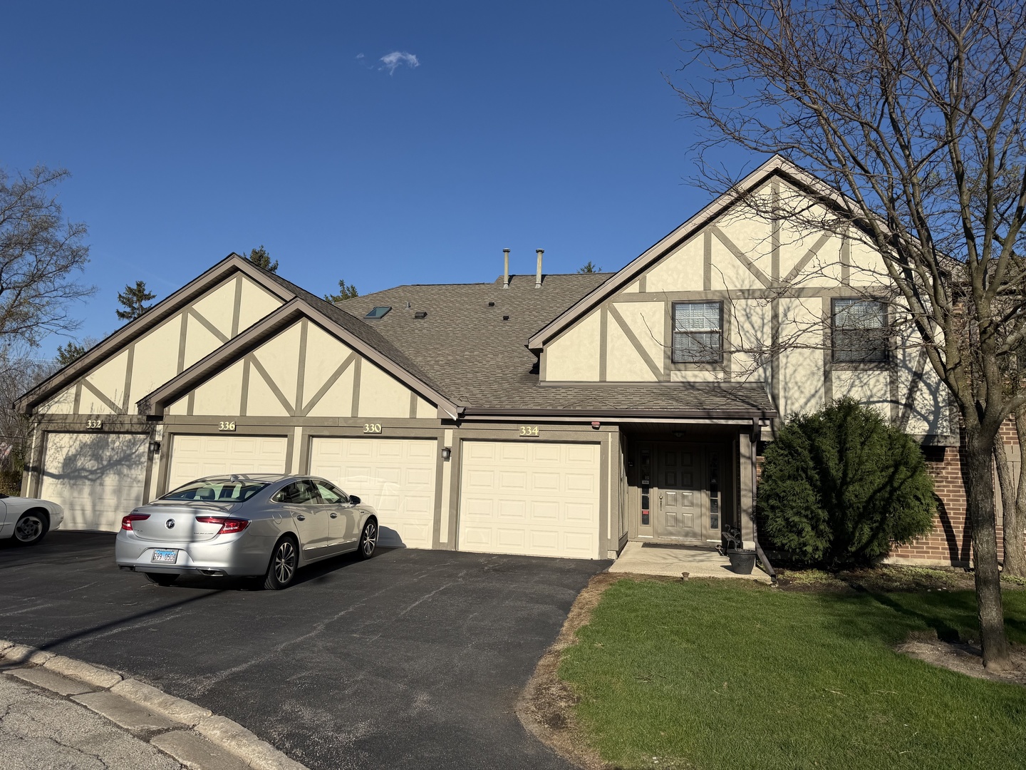 332 Essex Court #4, Wood Dale, IL 60191
