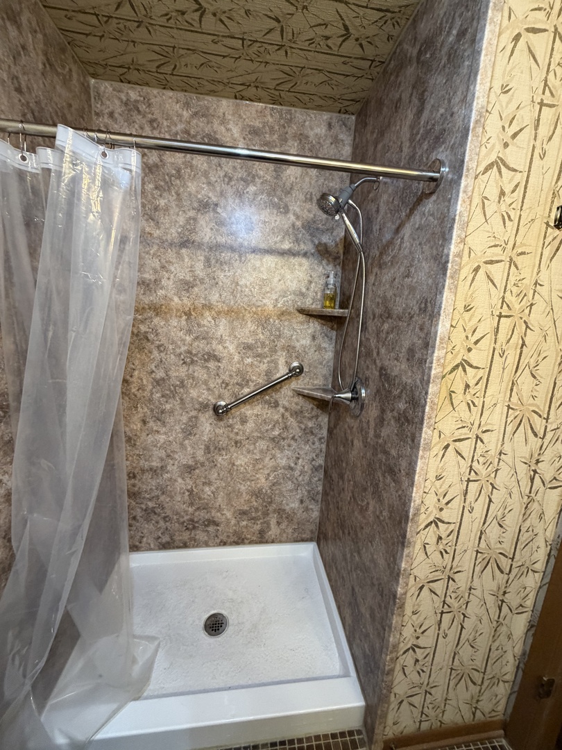 332 Essex Court #4, Wood Dale, IL 60191