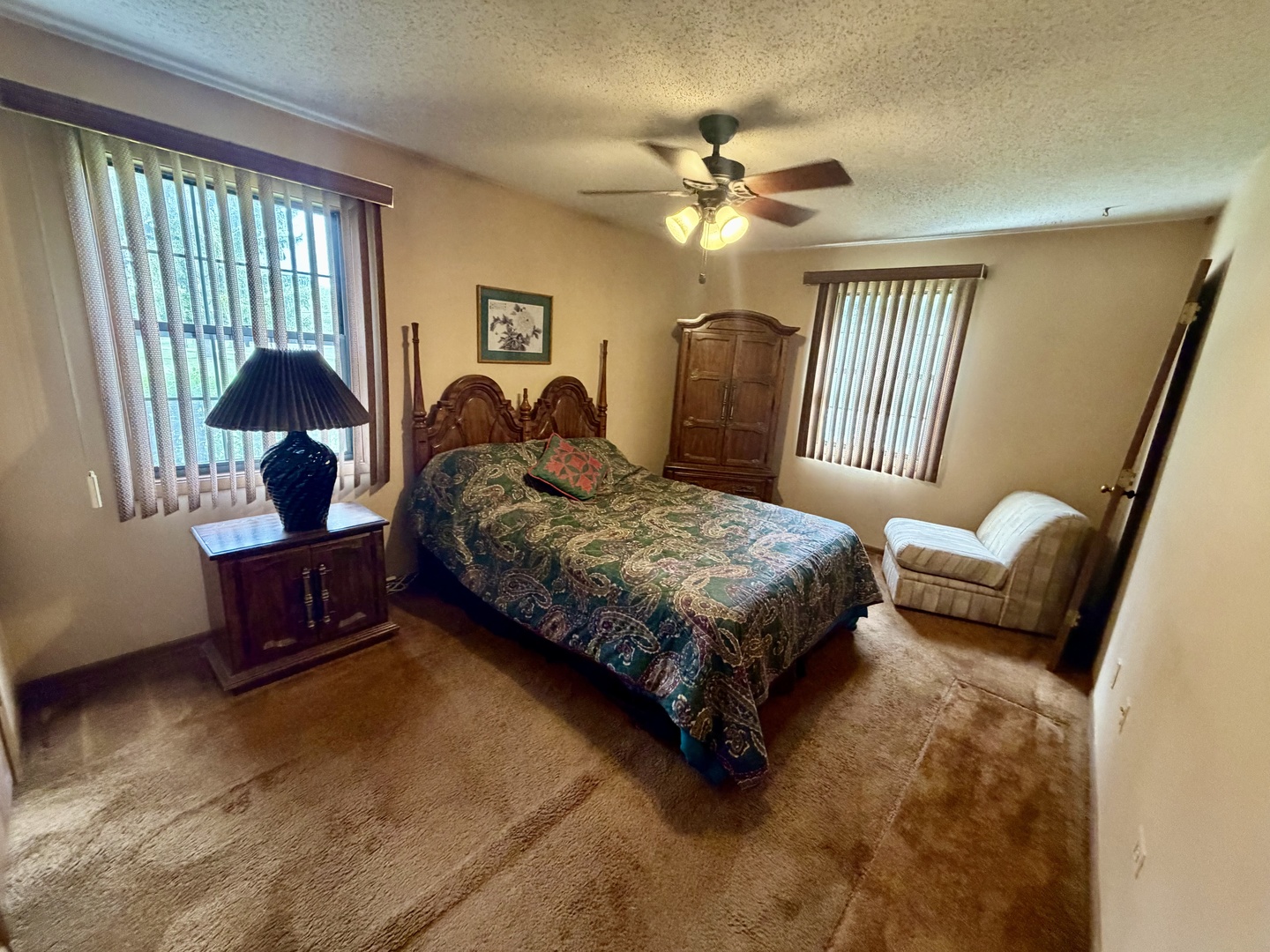 332 Essex Court #4, Wood Dale, IL 60191