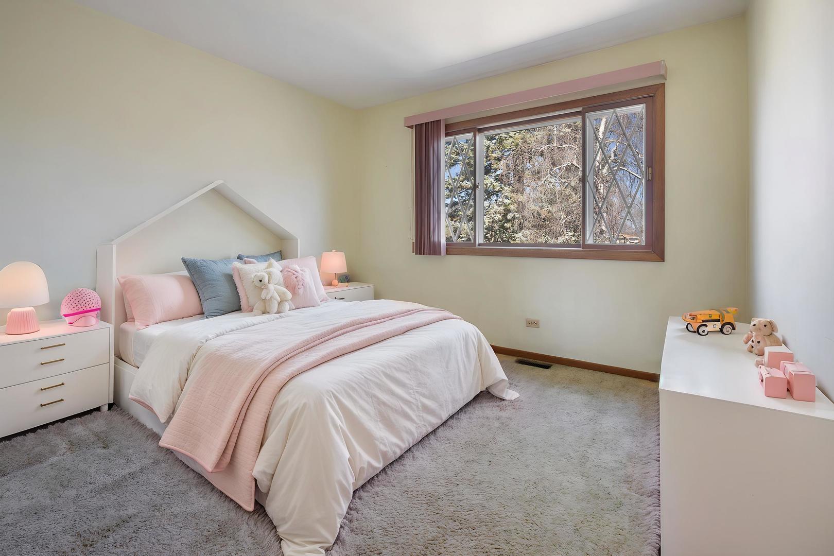 418 N Lancers Drive, Addison, IL 60101