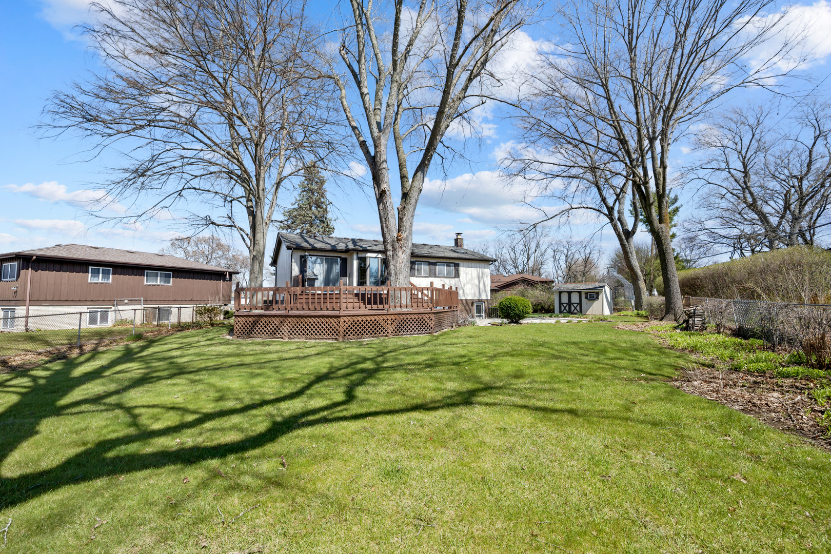 418 N Lancers Drive, Addison, IL 60101