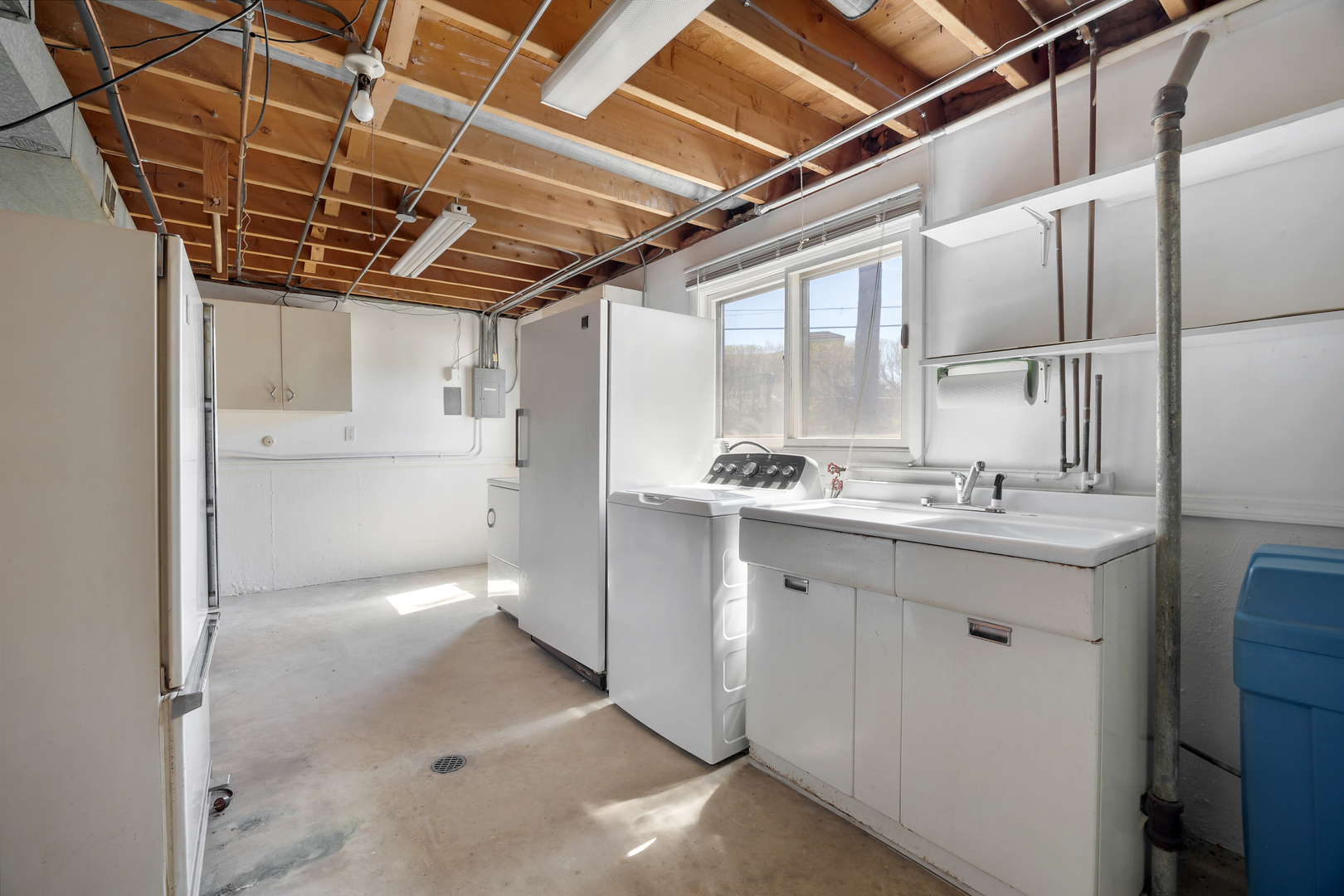 418 N Lancers Drive, Addison, IL 60101