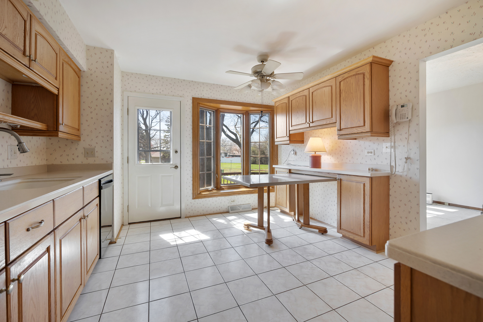 418 N Lancers Drive, Addison, IL 60101