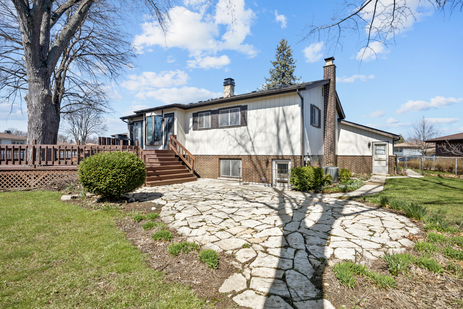 418 N Lancers Drive, Addison, IL 60101