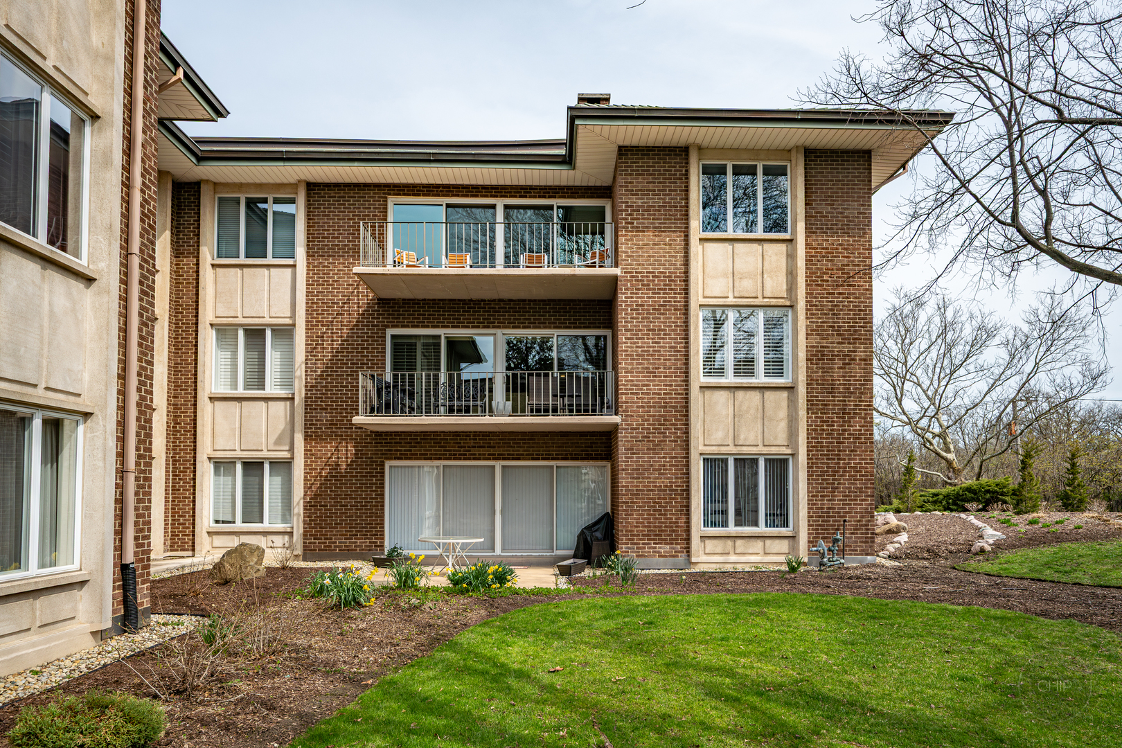 4 Oak Brook Club Drive #G205, Oak Brook, IL 60523