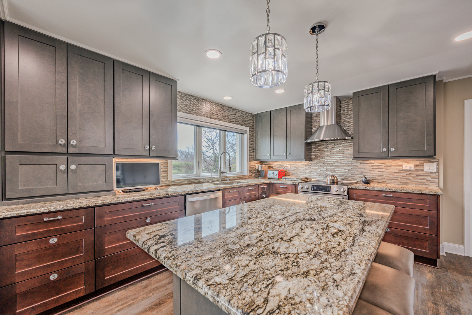 4 Oak Brook Club Drive #G205, Oak Brook, IL 60523