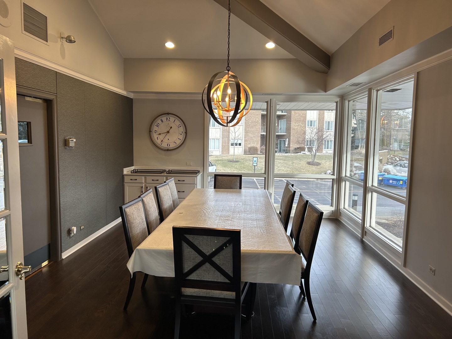 4 Oak Brook Club Drive #G205, Oak Brook, IL 60523