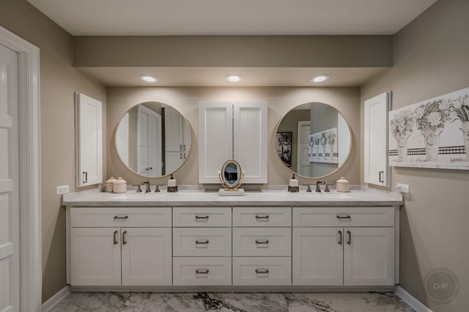 4 Oak Brook Club Drive #G205, Oak Brook, IL 60523