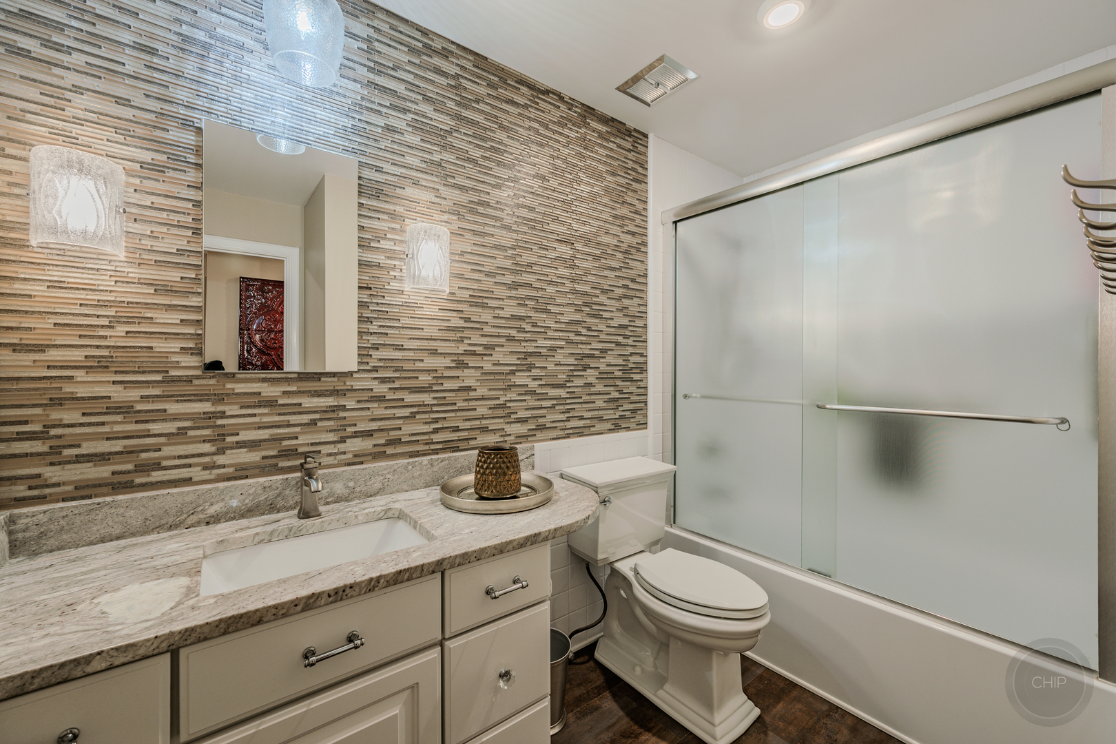 4 Oak Brook Club Drive #G205, Oak Brook, IL 60523