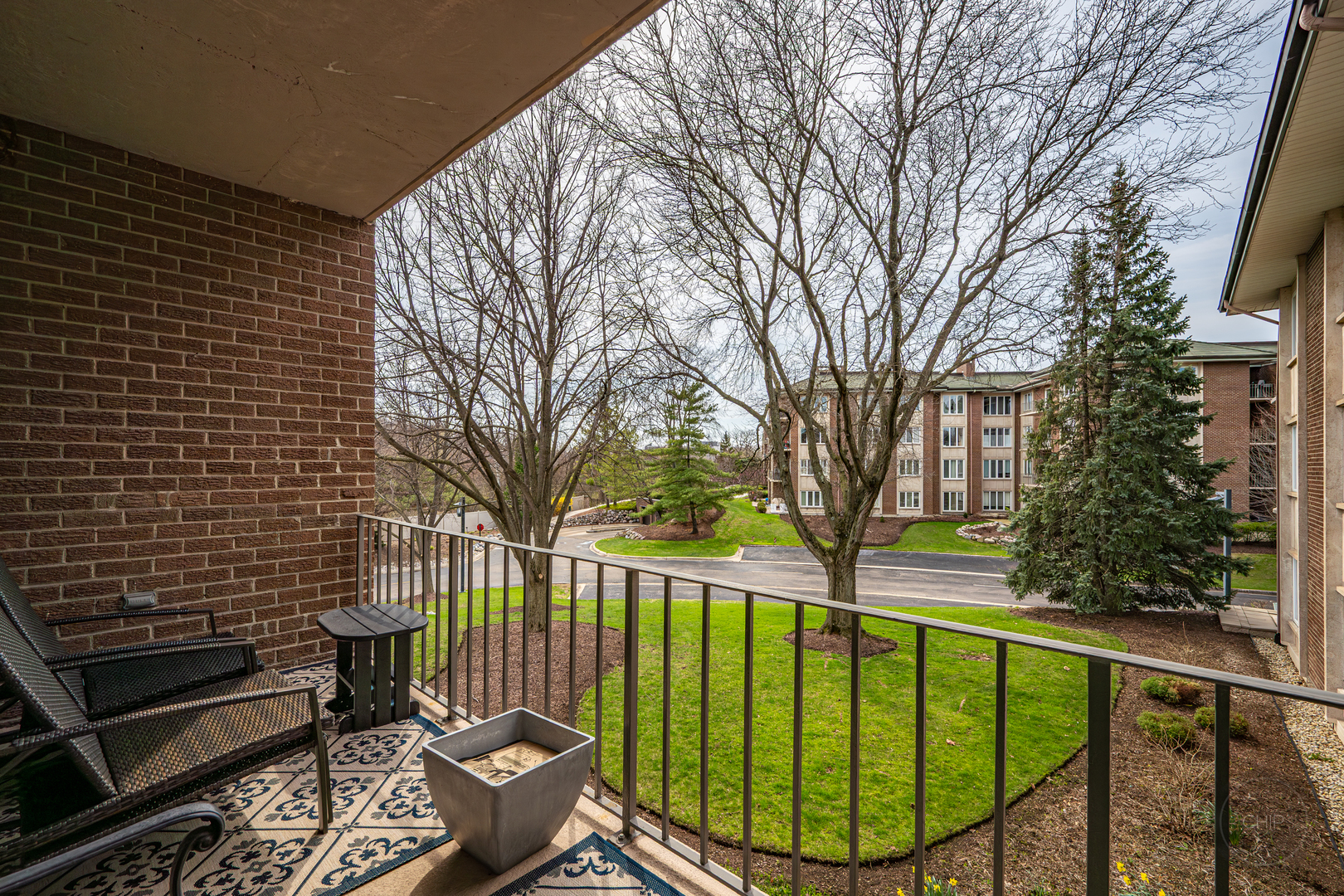 4 Oak Brook Club Drive #G205, Oak Brook, IL 60523
