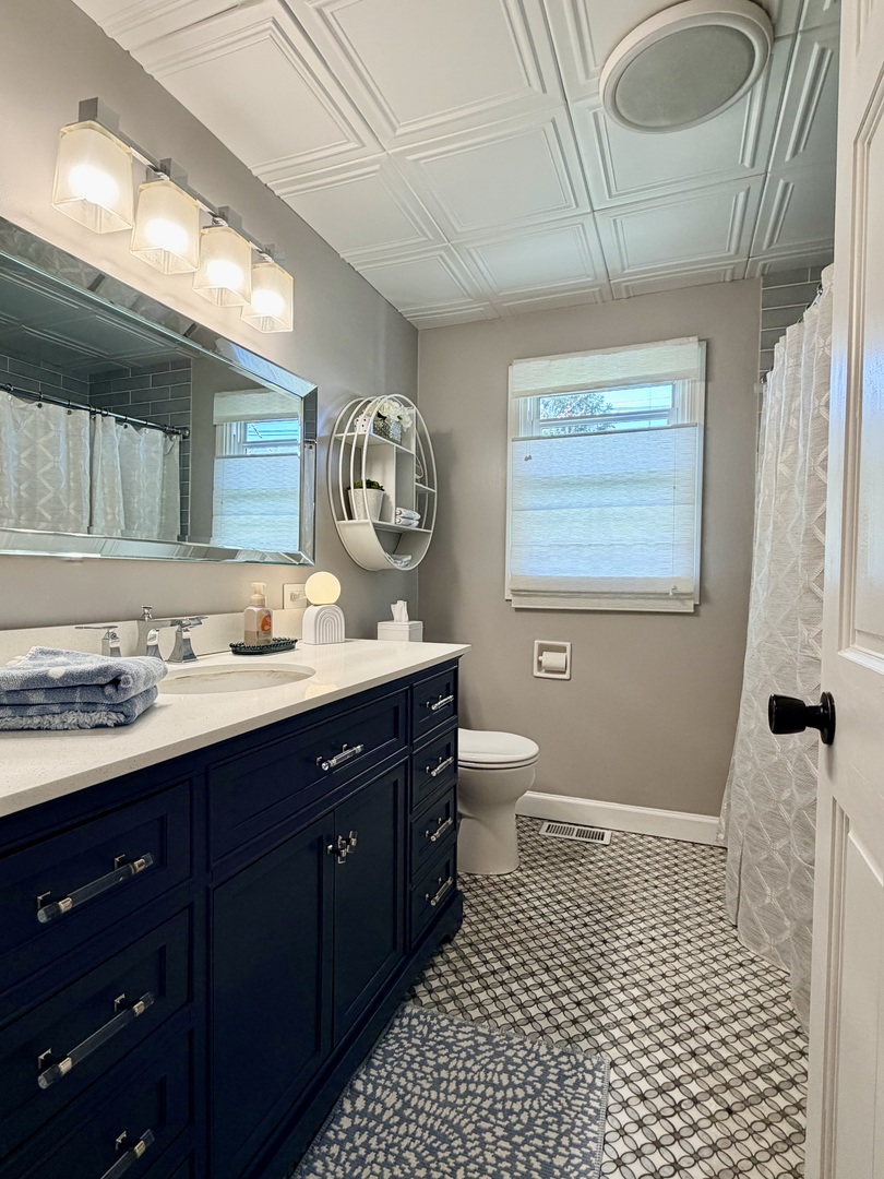 21437 W Engle Drive, Lake Villa, IL 60046