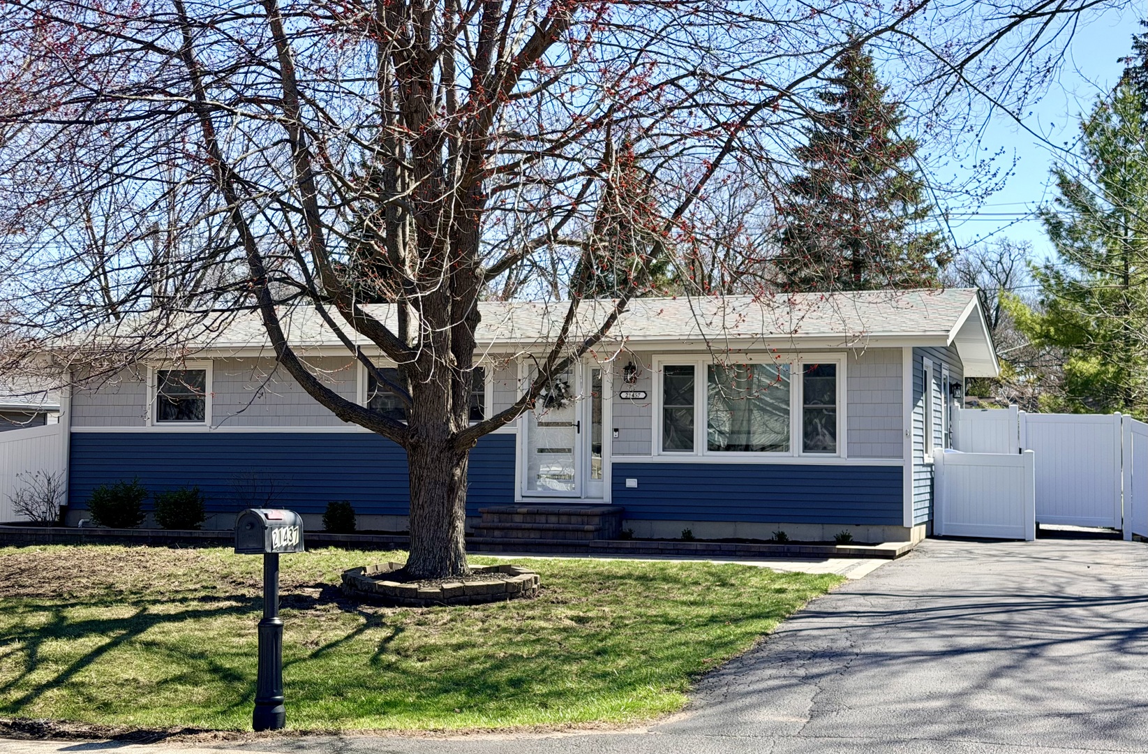 21437 W Engle Drive, Lake Villa, IL 60046