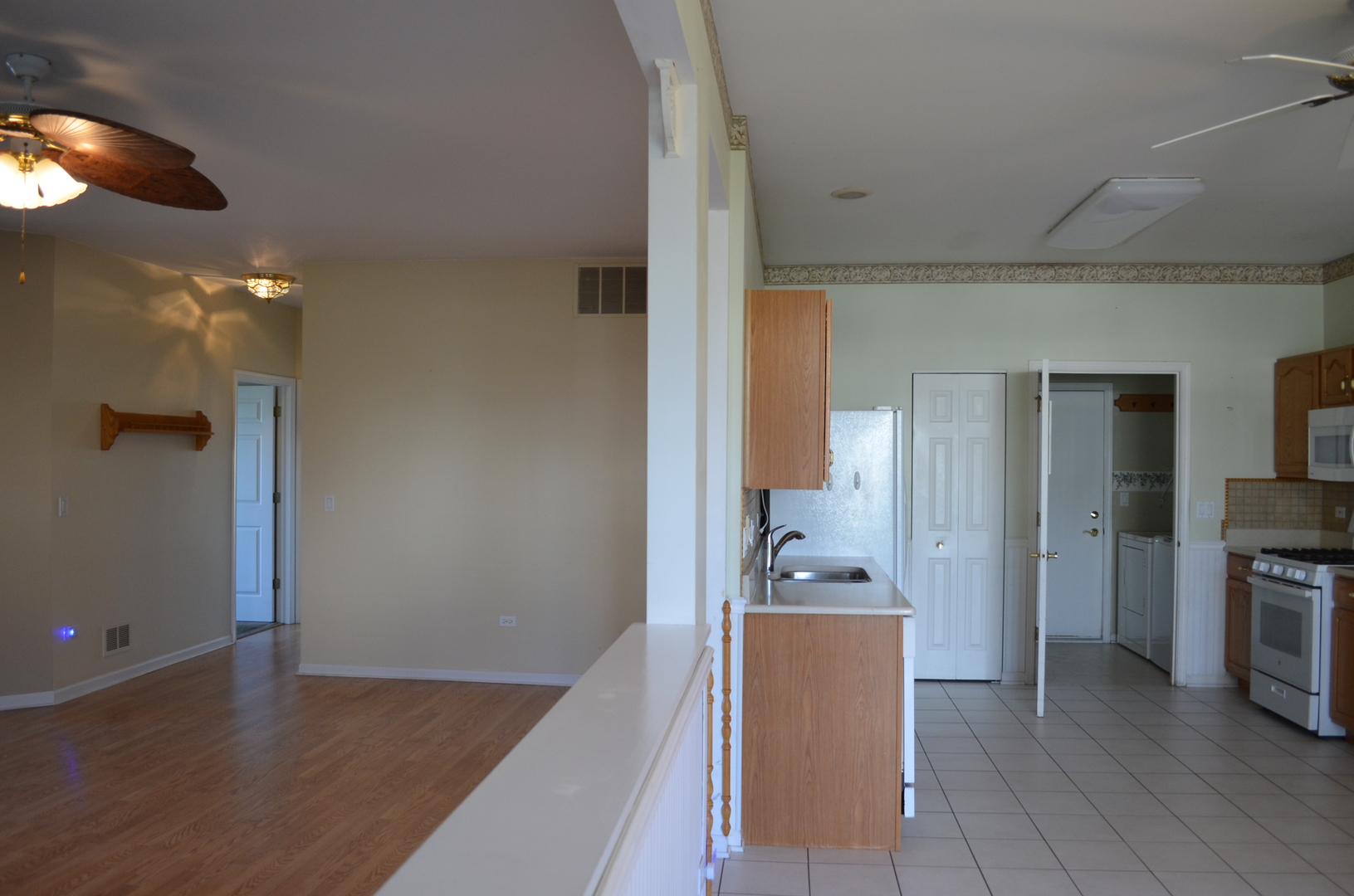 21520 Victory Lake Way, Crest Hill, IL 60403