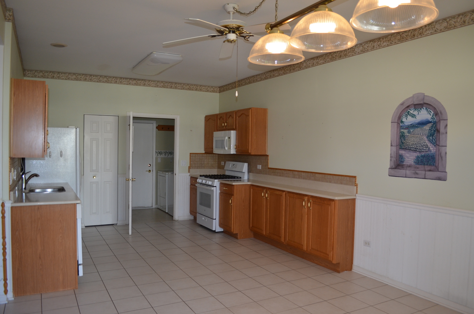 21520 Victory Lake Way, Crest Hill, IL 60403