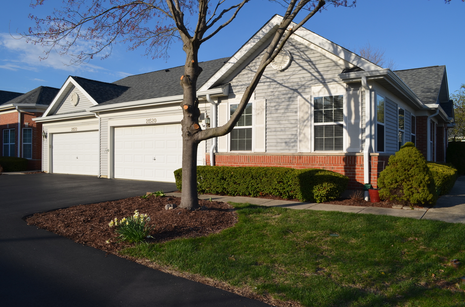 21520 Victory Lake Way, Crest Hill, IL 60403