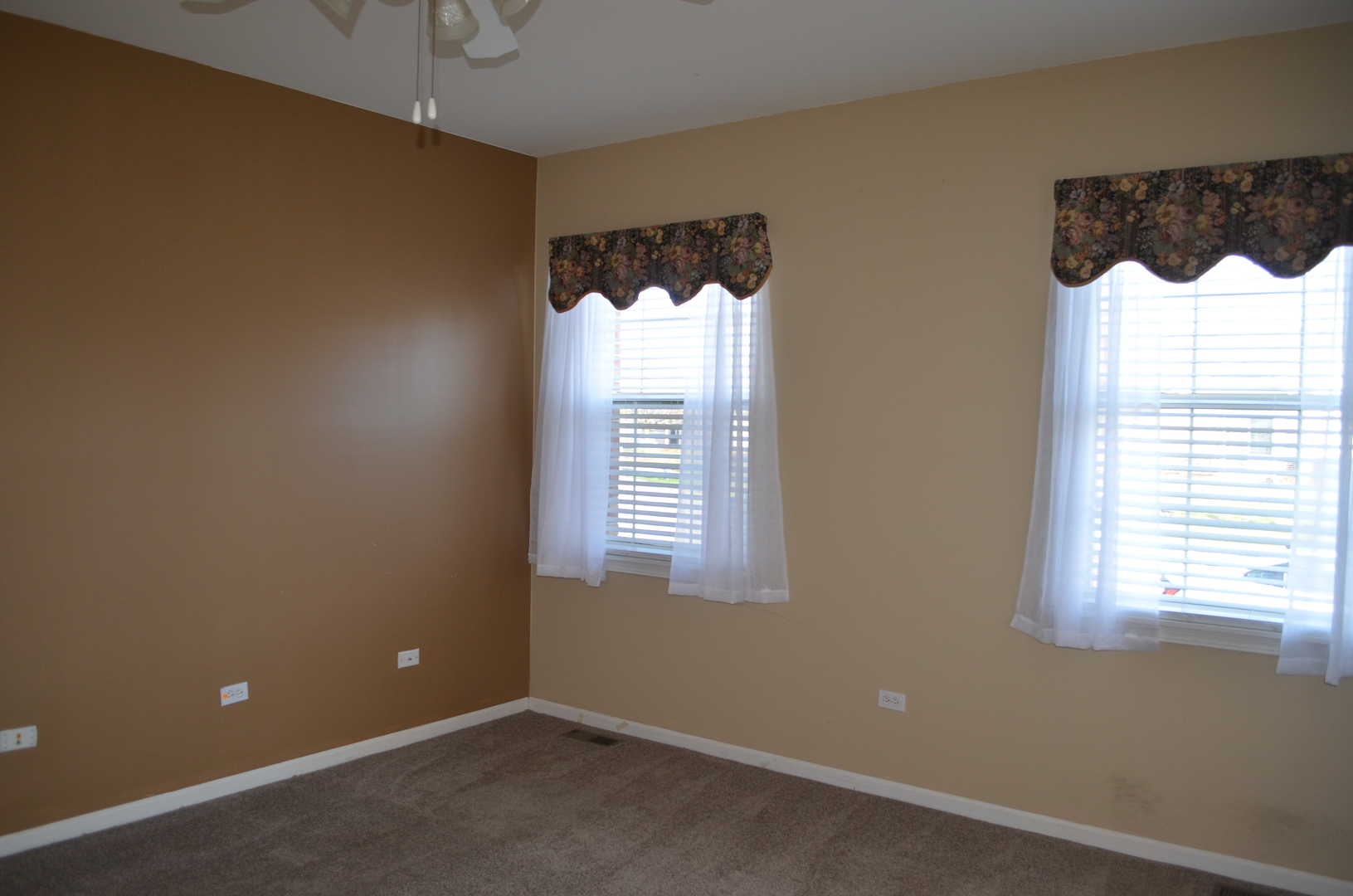 21520 Victory Lake Way, Crest Hill, IL 60403