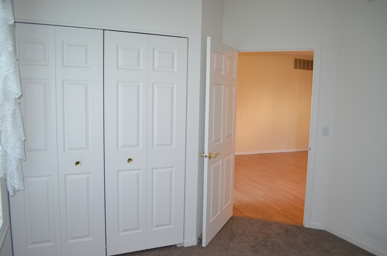 21520 Victory Lake Way, Crest Hill, IL 60403