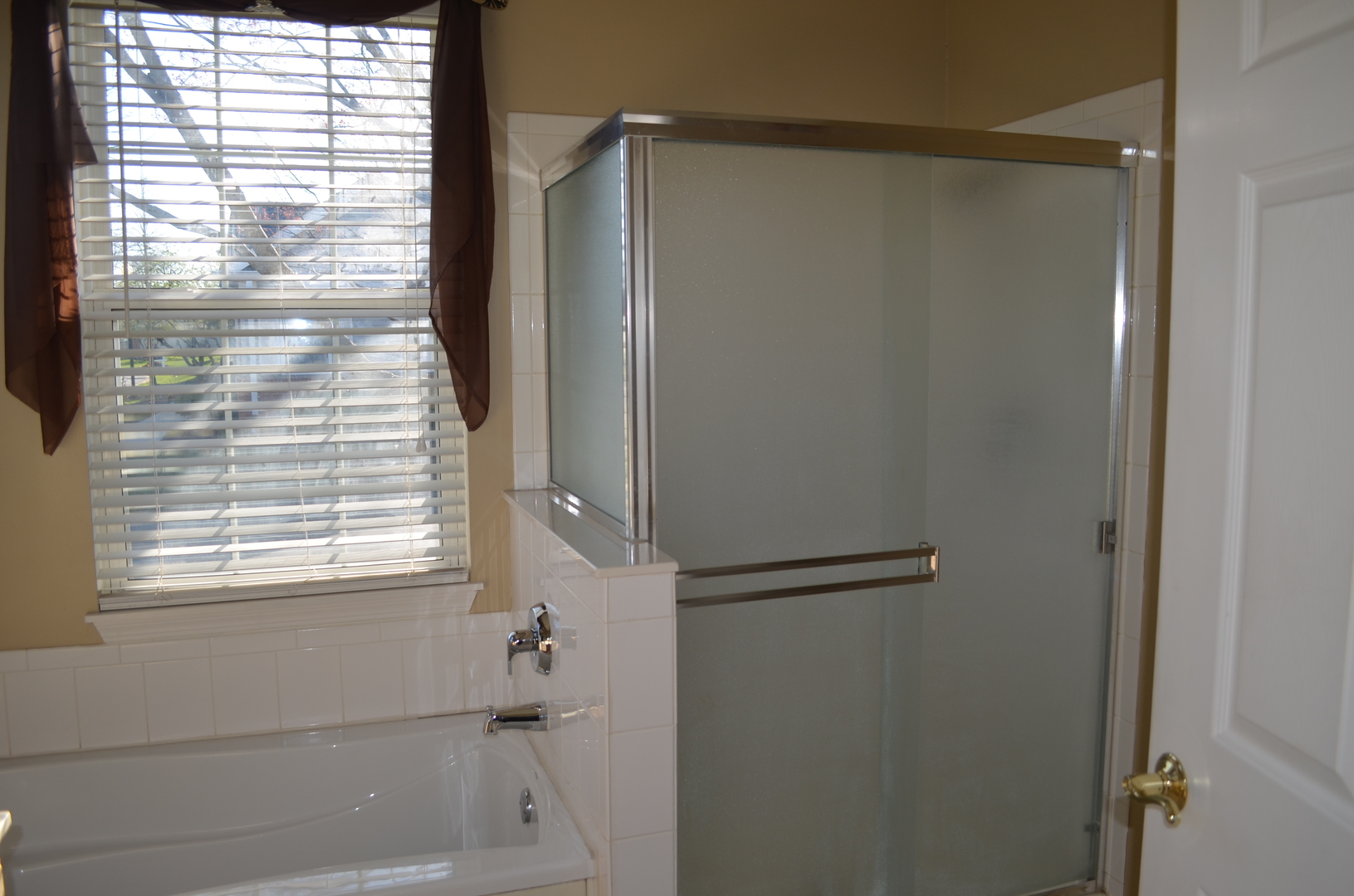 21520 Victory Lake Way, Crest Hill, IL 60403