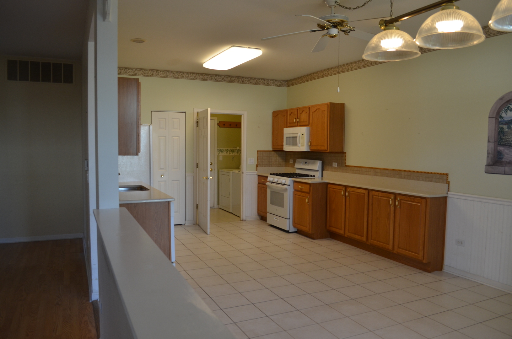 21520 Victory Lake Way, Crest Hill, IL 60403