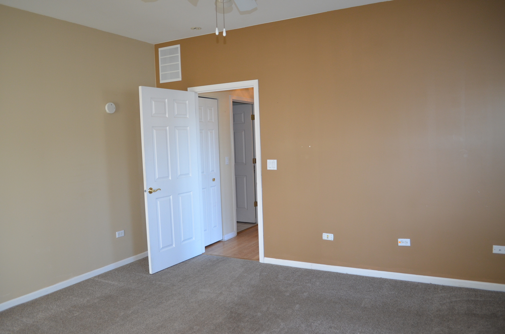 21520 Victory Lake Way, Crest Hill, IL 60403