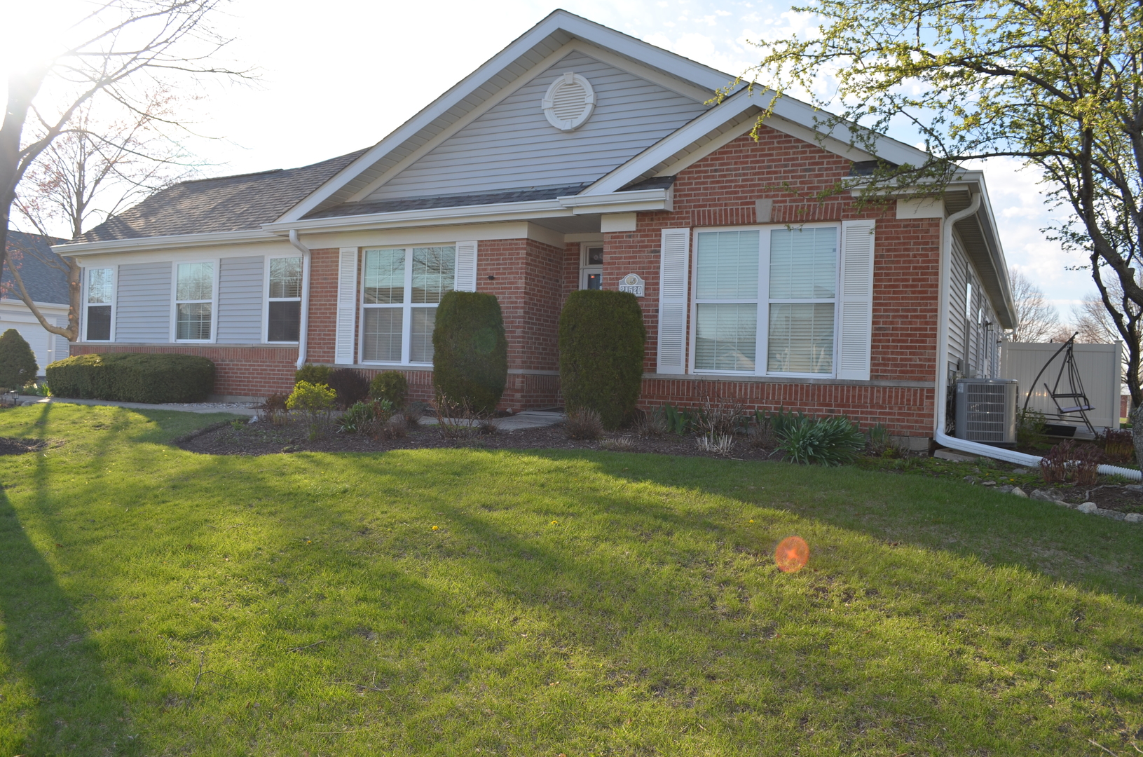 21520 Victory Lake Way, Crest Hill, IL 60403