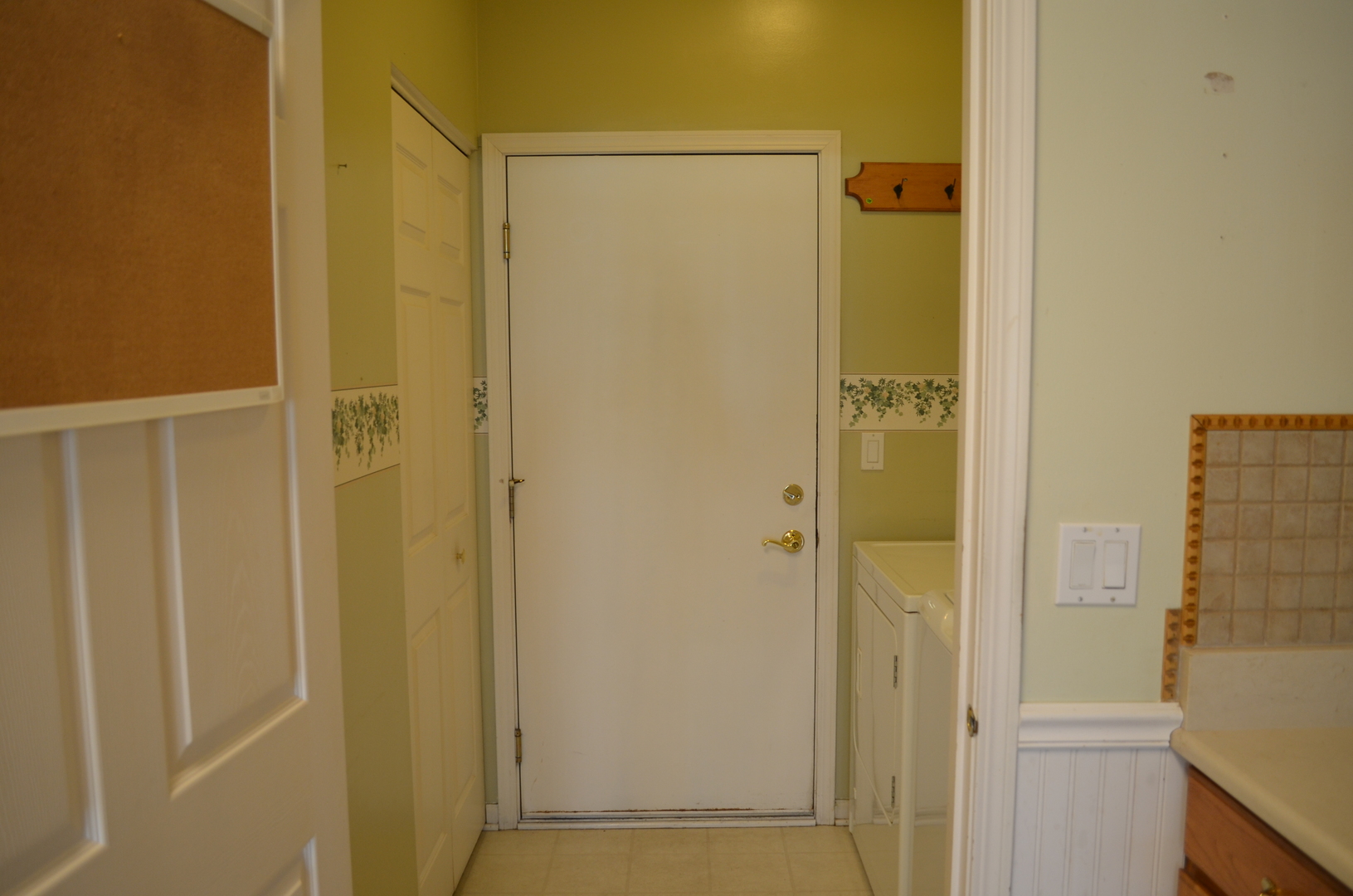 21520 Victory Lake Way, Crest Hill, IL 60403