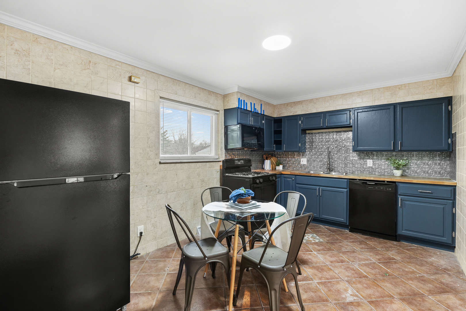 2241 Alby Street, Alton, IL 62002