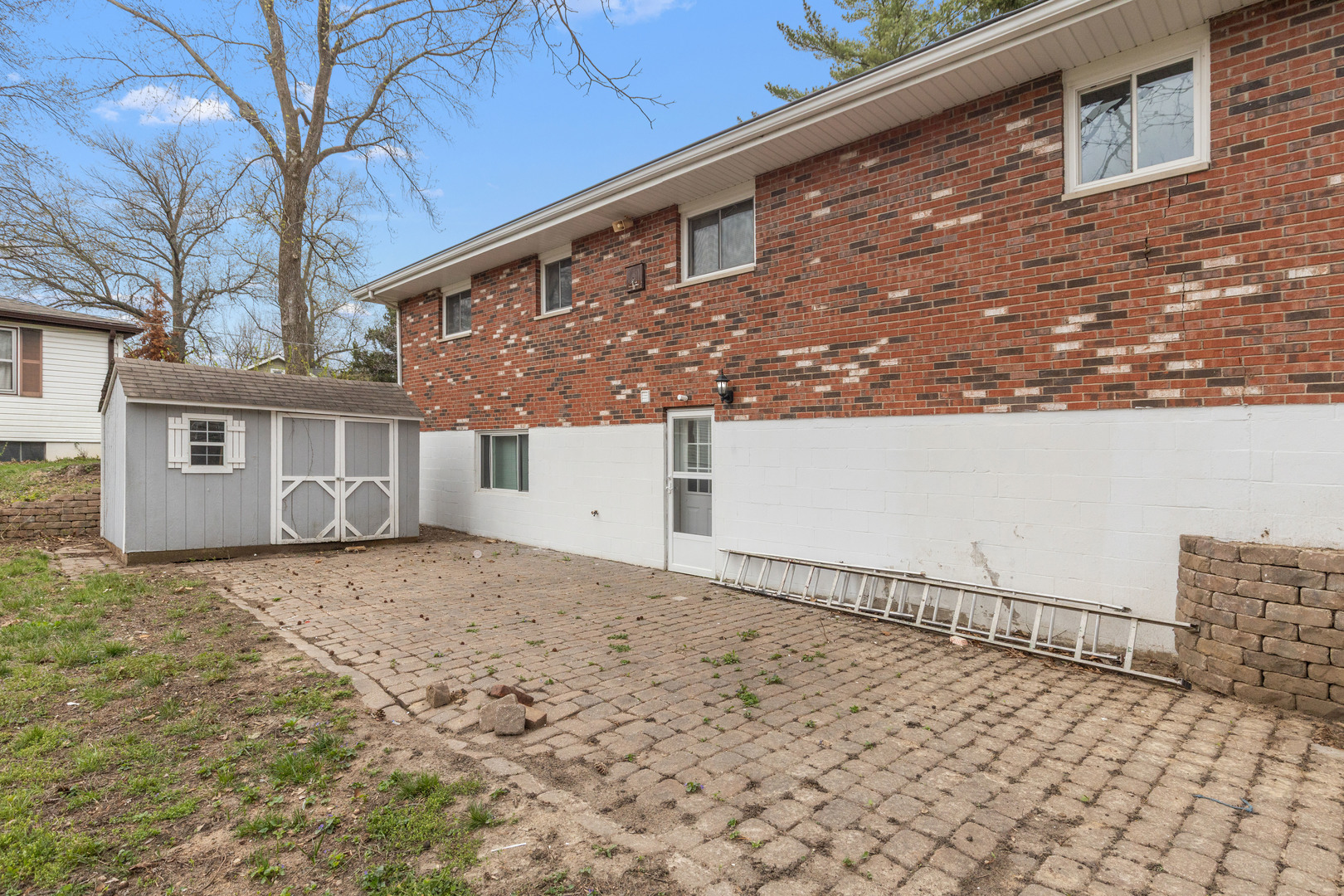 2241 Alby Street, Alton, IL 62002