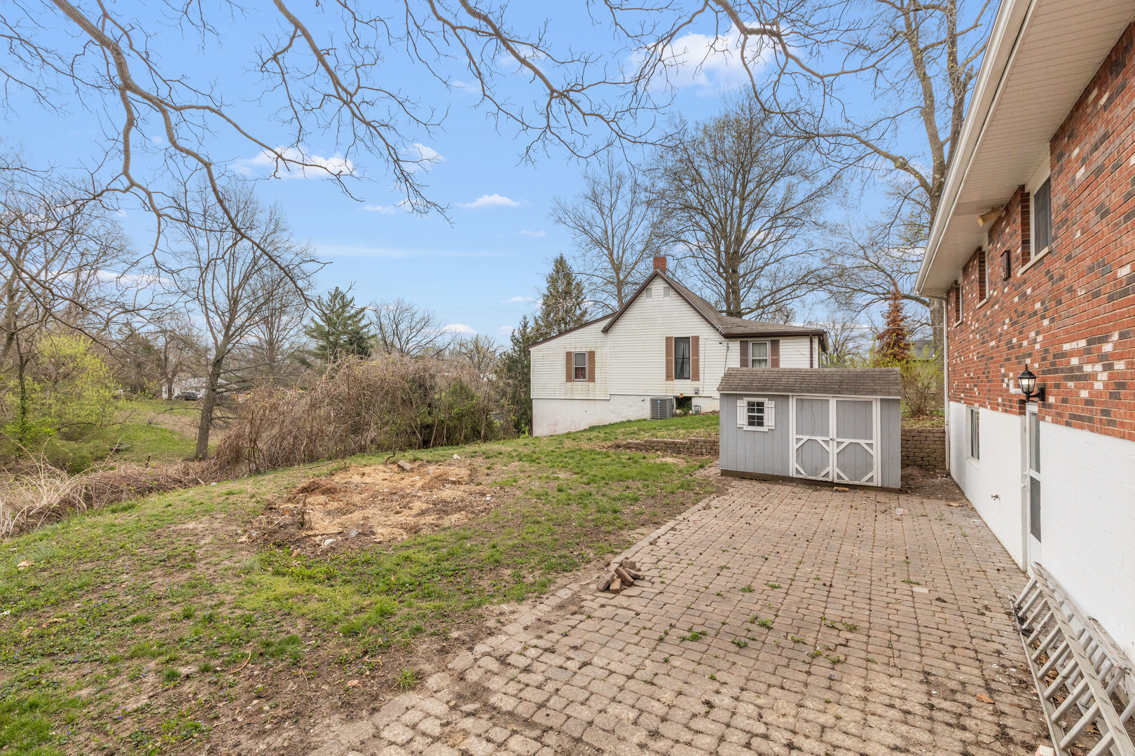 2241 Alby Street, Alton, IL 62002