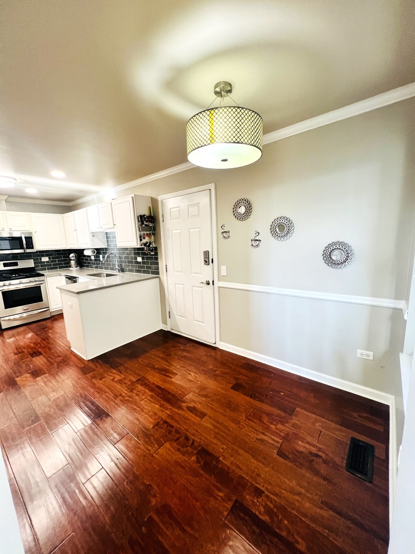 106 Pembroke Circle #2-6, Lake Bluff, IL 60044