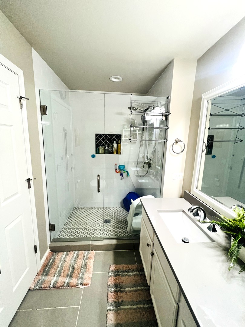 106 Pembroke Circle #2-6, Lake Bluff, IL 60044