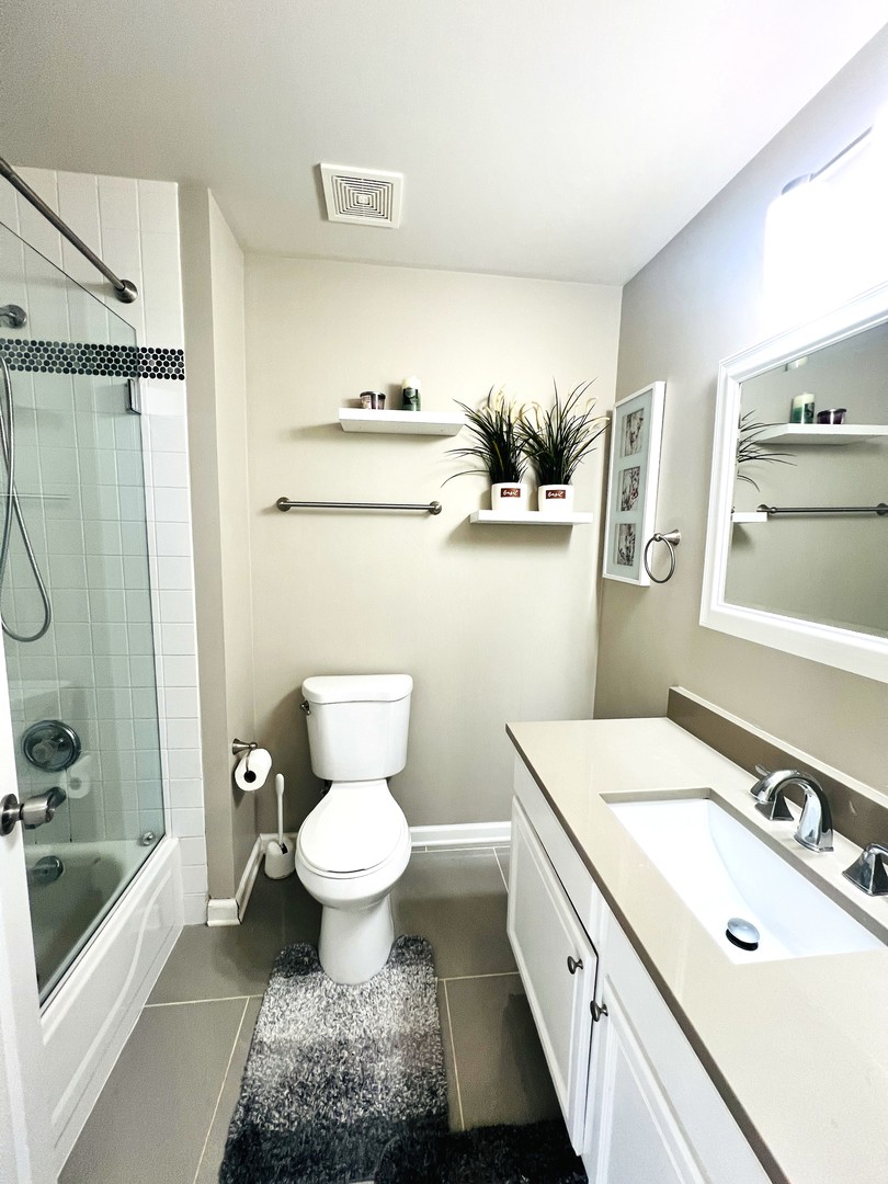 106 Pembroke Circle #2-6, Lake Bluff, IL 60044